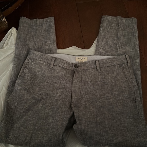 Men’s Dockers Straight Fit Slacks 32 x 34, cotton khakis slim tapered fit.. nice - Picture 3 of 6